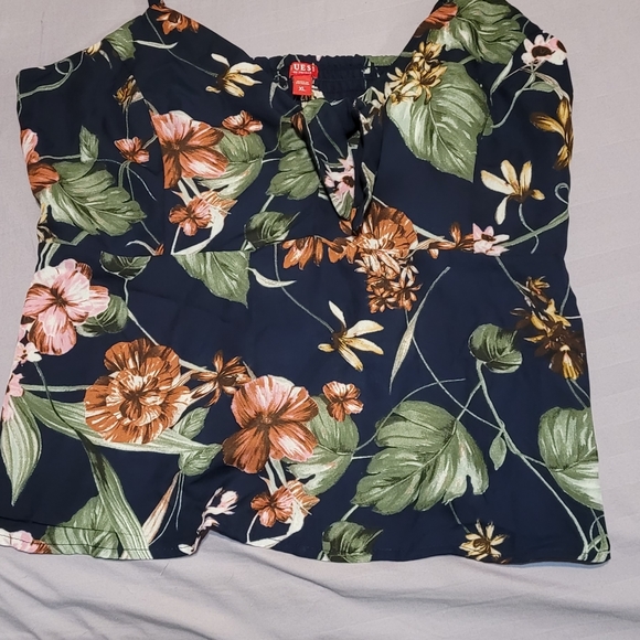 Guess top - Picture 4 of 4